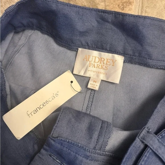 NEW NWT Audrey Parks Blue Pleated High-Waisted Belted Shorts – Francesca’s M - Picture 6 of 7